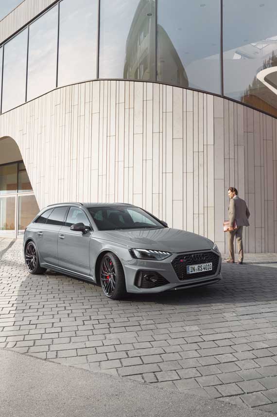 Die High-Performance eines Sportwagens und die Funktionalität eines Familienfahrzeugs, das vereint der Audi RS 4 Avant.