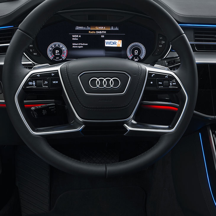 Lenkradmit Audi virtual cockpit