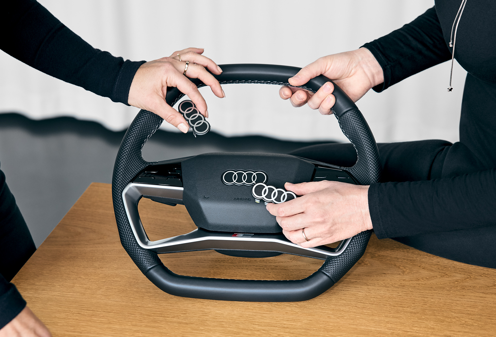 Les nouveaux anneaux Audi à l'exemple du volant de l'Audi Q4 e-tron